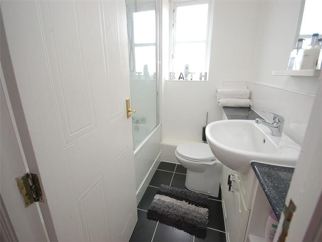  Image of 2 Bedroom Flat to rent at Gilmerton Edinburgh Edinburgh, EH17 8PE