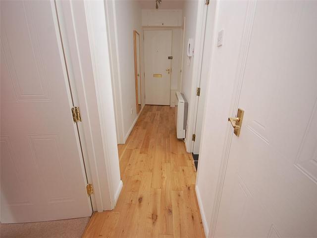 Image of 2 Bedroom Flat to rent at Gilmerton Edinburgh Edinburgh, EH17 8PE