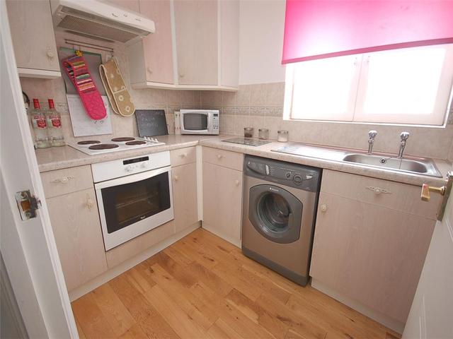  Image of 2 Bedroom Flat to rent at Gilmerton Edinburgh Edinburgh, EH17 8PE