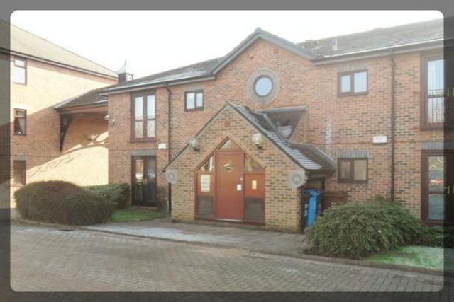  Image of 2 Bedroom Flat to rent at Kingston Street  Hull, HU1 2ES