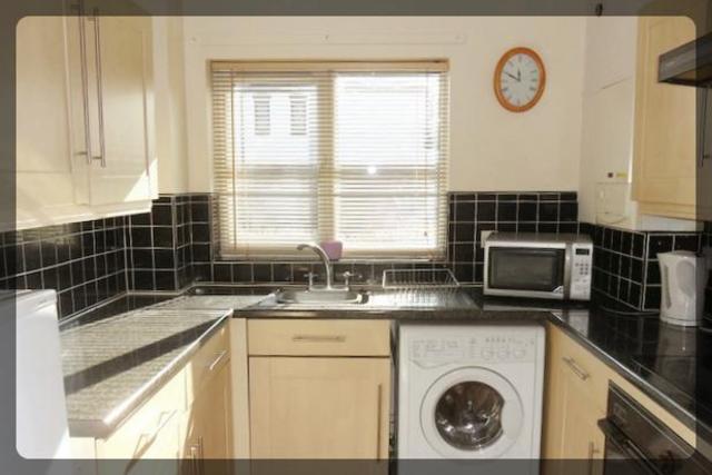  Image of 2 Bedroom Flat to rent at Kingston Street  Hull, HU1 2ES