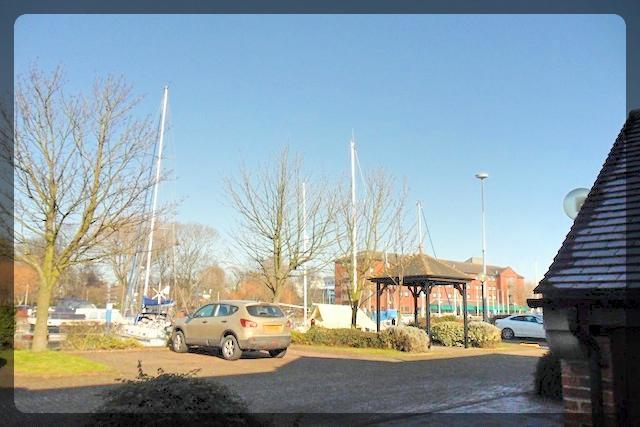  Image of 2 Bedroom Flat to rent at Kingston Street  Hull, HU1 2ES