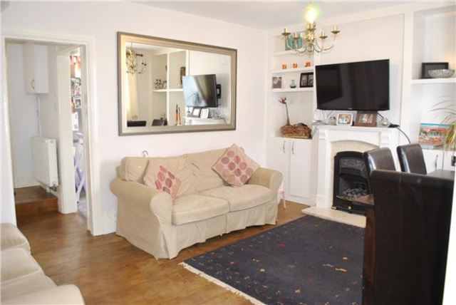  Image of 3 Bedroom Terraced for sale at Surrey, SM5 1EY