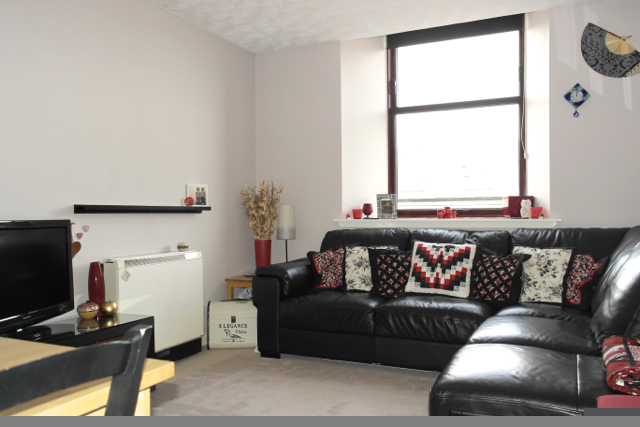  Image of 2 Bedroom Flat to rent at West End Dundee Dundee, DD1 5BB