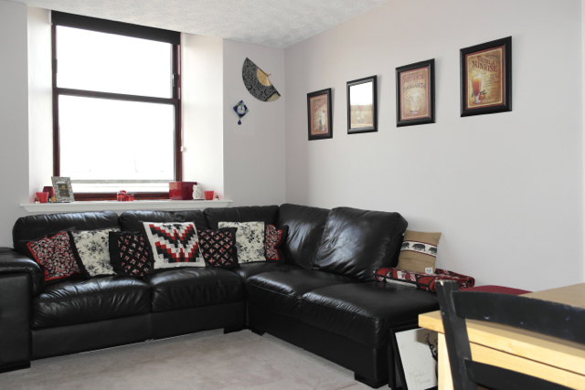  Image of 2 Bedroom Flat to rent at West End Dundee Dundee, DD1 5BB