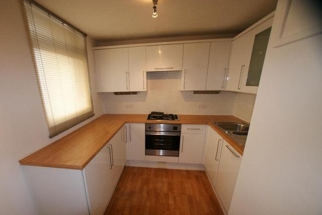  Image of 1 Bedroom Flat to rent at Hammersmith  London, W6 9HJ