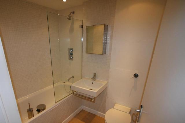  Image of 1 Bedroom Flat to rent at Hammersmith  London, W6 9HJ