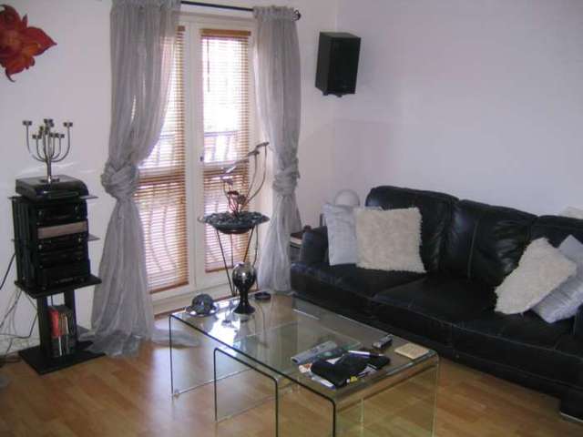  Image of 3 Bedroom Town House to rent at Stern Close Barking Essex, IG11 0XW
