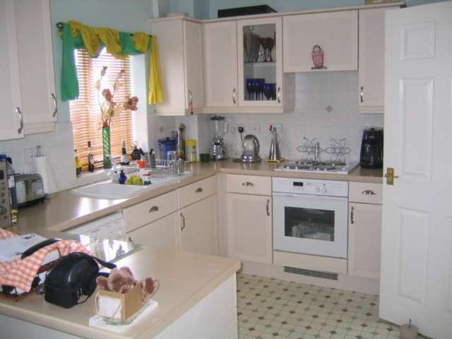  Image of 3 Bedroom Town House to rent at Stern Close Barking Essex, IG11 0XW