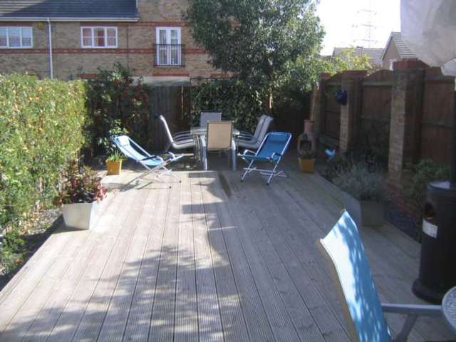  Image of 3 Bedroom Town House to rent at Stern Close Barking Essex, IG11 0XW
