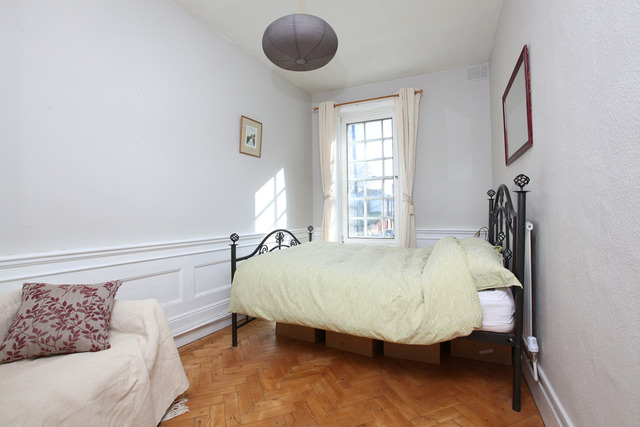  Image of 2 Bedroom Apartment for sale at Herne Hill  Herne Hill, SE24 9QJ