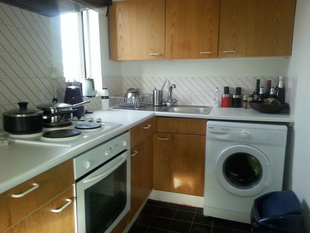  Image of 1 Bedroom Flat to rent at Pycroft Way Array Lower Edmonton, N9 9XX