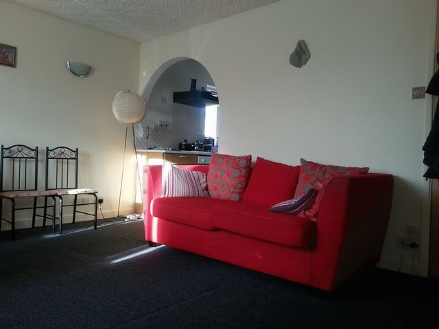  Image of 1 Bedroom Flat to rent at Pycroft Way Array Lower Edmonton, N9 9XX