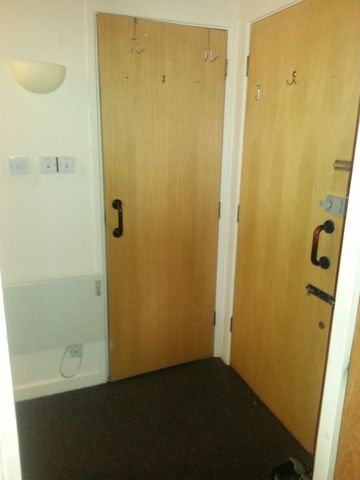  Image of 1 Bedroom Flat to rent at Pycroft Way Array Lower Edmonton, N9 9XX