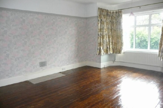  Image of 3 Bedroom Detached to rent at Bassett Crescent West Southampton Not specified, SO16 7DW