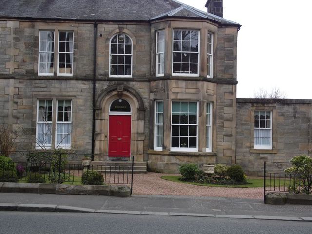  Image of 3 Bedroom Flat for sale at 128 Henderson Street  Bridge of Allan, FK9 4HF
