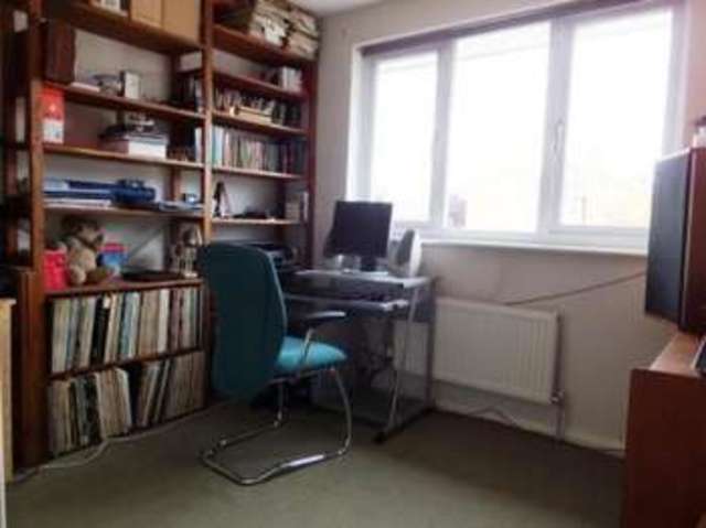  Image of 3 Bedroom Detached to rent at Marines Drive  FARINGDON, SN7 7UG