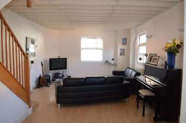 Image of 2 Bedroom Detached for sale at Allen Road  Northampton, NN1 4NE