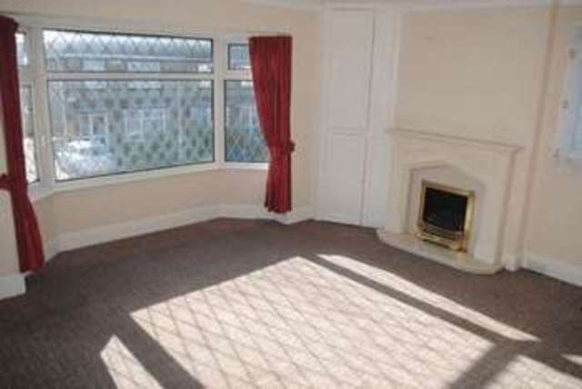  Image of 1 Bedroom Flat for sale at Ashtree Avenue  Grimsby, DN34 4RA