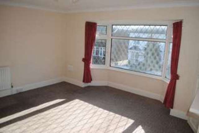  Image of 1 Bedroom Flat for sale at Ashtree Avenue  Grimsby, DN34 4RA