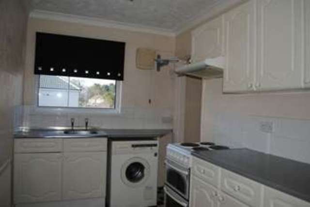  Image of 1 Bedroom Flat for sale at Ashtree Avenue  Grimsby, DN34 4RA