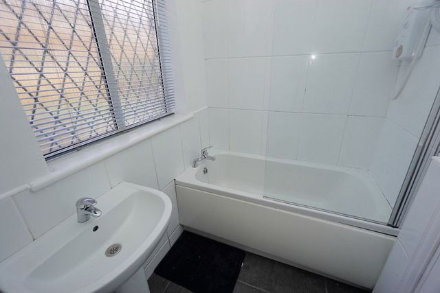  Image of 2 Bedroom Flat for sale at Benton Road High Heaton Newcastle Upon Tyne, NE7 7EB