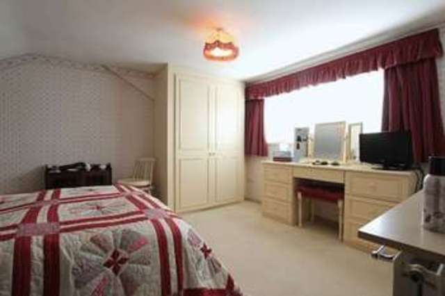  Image of 4 Bedroom Detached for sale at Bull Hill Little Neston Neston, CH64 4DN