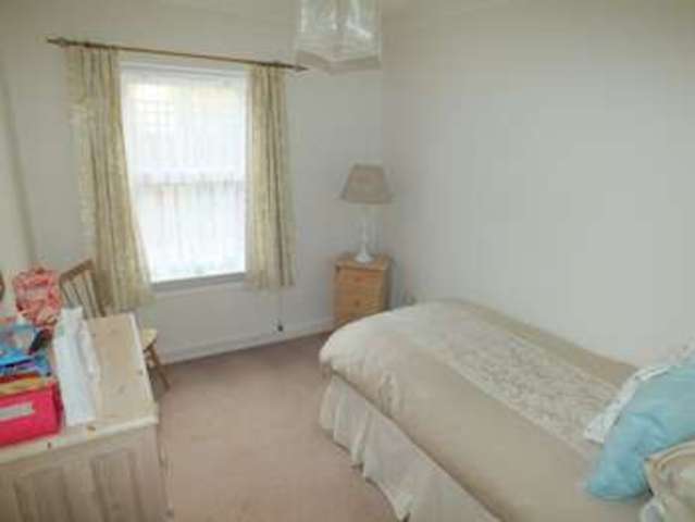  Image of 2 Bedroom Flat for sale at Carpenters Lane Cirencester Cirencester, GL7 1EE
