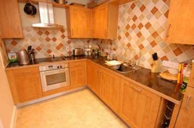  Image of 4 Bedroom Terraced to rent at Neston South Wirral Gayton, CH64 3TE