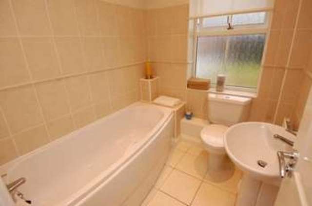  Image of 4 Bedroom Terraced to rent at Neston South Wirral Gayton, CH64 3TE