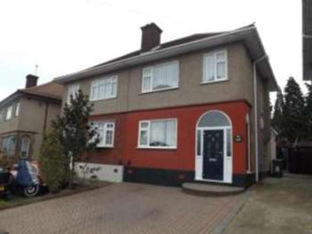  Image of 3 Bedroom Semi-Detached for sale at Collier Row Romford Collier Row, RM5 3QT