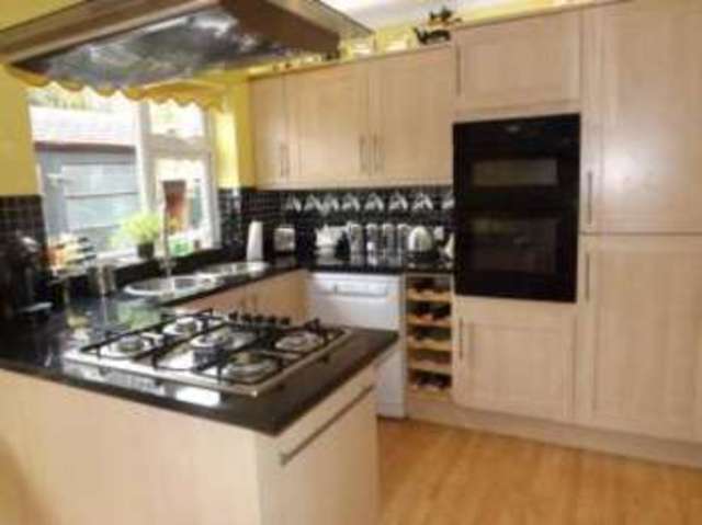  Image of 3 Bedroom Semi-Detached for sale at Collier Row Romford Collier Row, RM5 3QT