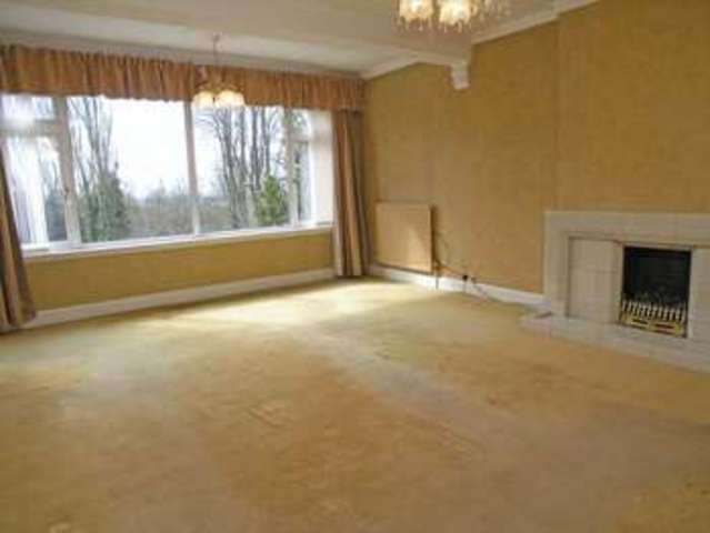  Image of 4 Bedroom Semi-Detached for sale at Parkway Road  Dudley, DY1 2QA
