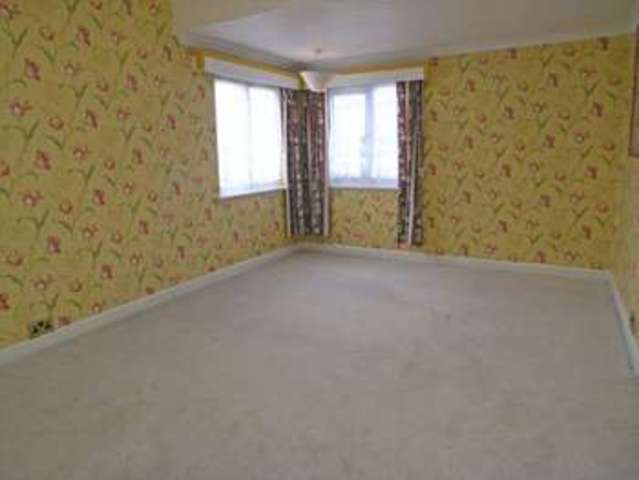  Image of 4 Bedroom Semi-Detached for sale at Parkway Road  Dudley, DY1 2QA