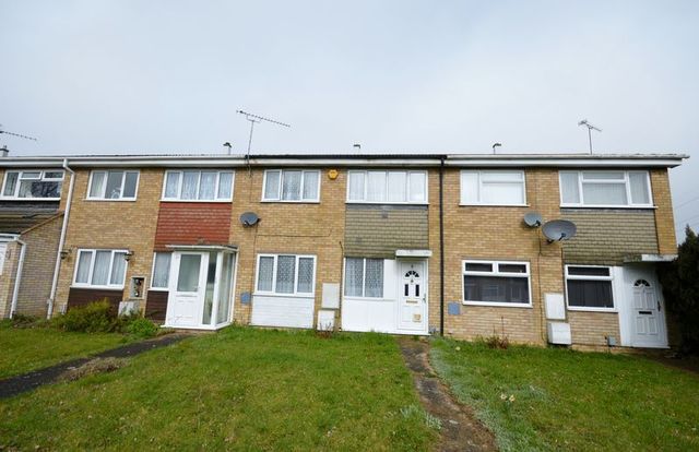  Image of 3 Bedroom Terraced for sale at Fareham Way  Houghton Regis, LU5 5RE