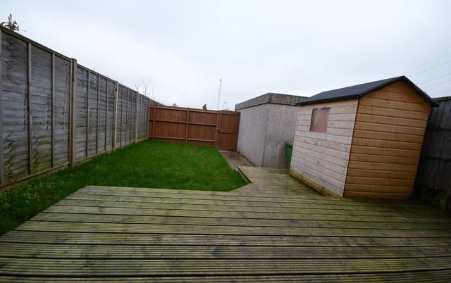  Image of 3 Bedroom Terraced for sale at Fareham Way  Houghton Regis, LU5 5RE