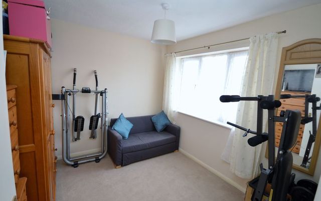  Image of 3 Bedroom Terraced for sale at Fareham Way  Houghton Regis, LU5 5RE