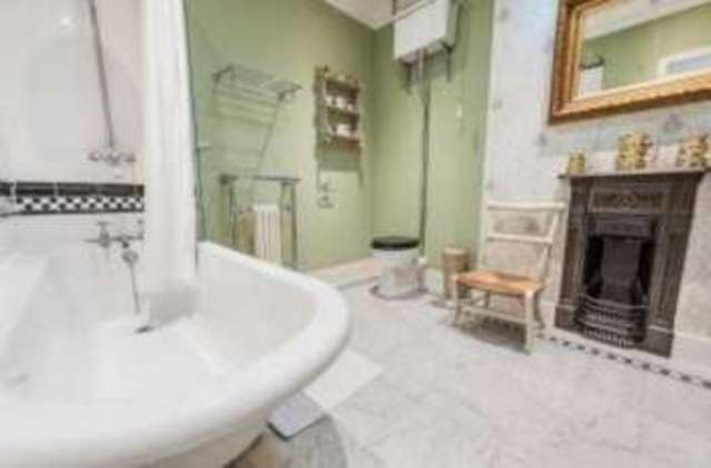  Image of 3 Bedroom Semi-Detached for sale at Farnham Surrey Heath End, GU9 9EP