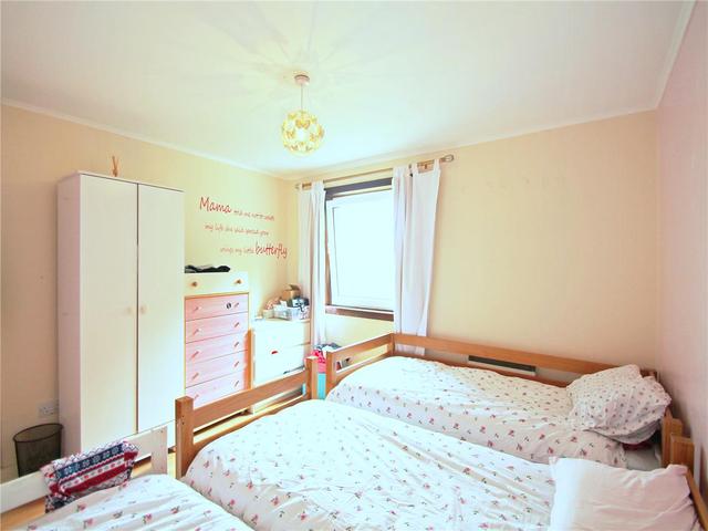  Image of 2 Bedroom Flat to rent at Broughty Ferry Dundee Dundee, DD5 2PZ