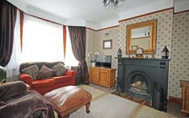  Image of 3 Bedroom Semi-Detached for sale at Park Road  Fordingbridge, SP6 1EQ