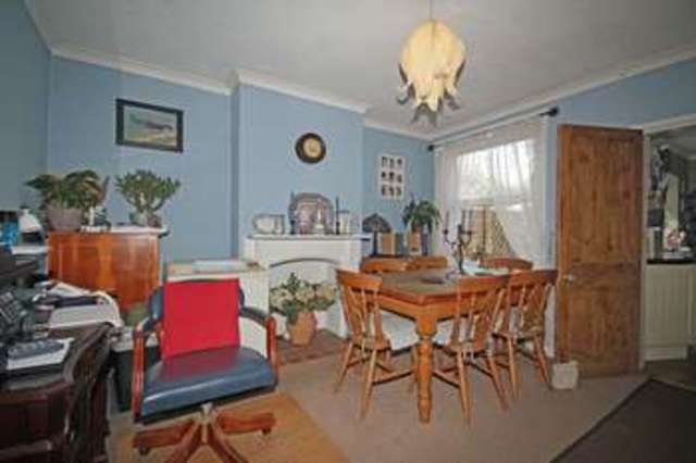  Image of 3 Bedroom Semi-Detached for sale at Park Road  Fordingbridge, SP6 1EQ