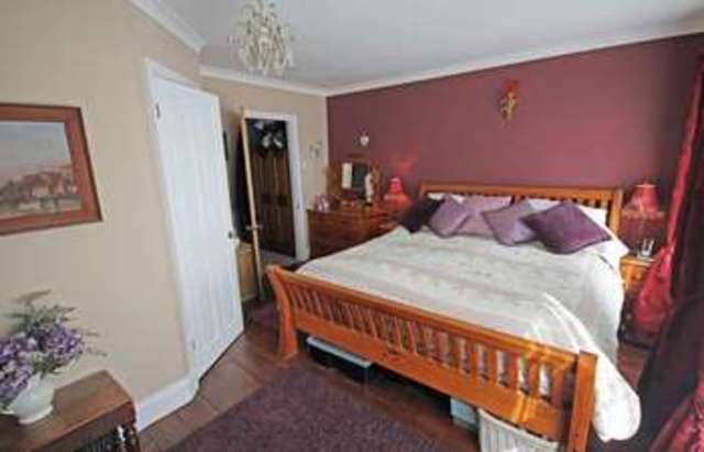  Image of 3 Bedroom Semi-Detached for sale at Park Road  Fordingbridge, SP6 1EQ