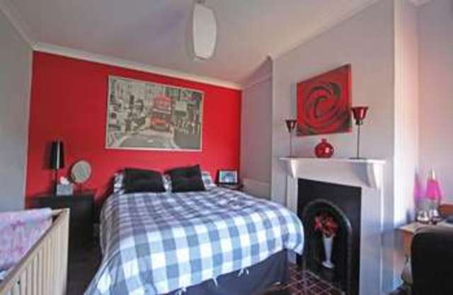  Image of 3 Bedroom Semi-Detached for sale at Park Road  Fordingbridge, SP6 1EQ