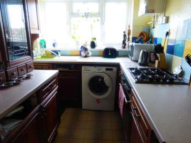  Image of 3 Bedroom End of Terrace for sale at New Addington Croydon New Addington, CR0 0NB