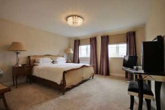  Image of 5 Bedroom Detached for sale at Gatehouse Lane  Burgess Hill, RH15 9XD