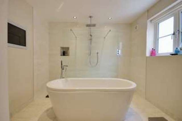  Image of 5 Bedroom Detached for sale at Gatehouse Lane  Burgess Hill, RH15 9XD