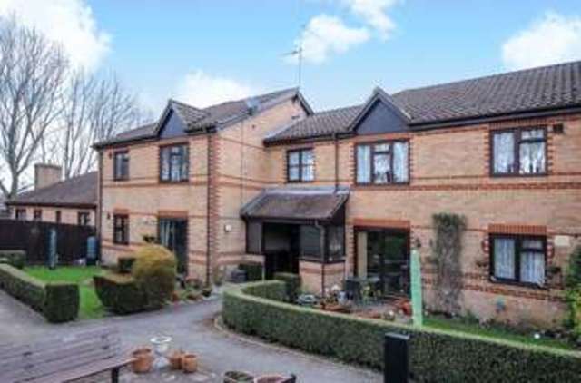  Image of 2 Bedroom Flat for sale at Gershwin Court  Basingstoke, RG22 4NN