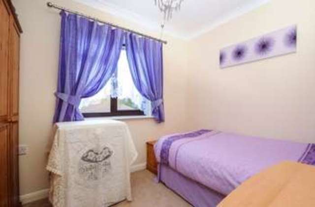  Image of 2 Bedroom Flat for sale at Gershwin Court  Basingstoke, RG22 4NN