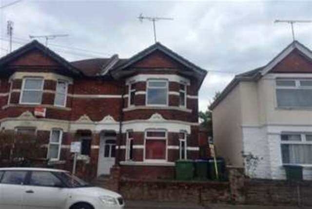  Image of 5 Bedroom Detached to rent at Southampton, SO15 2FZ