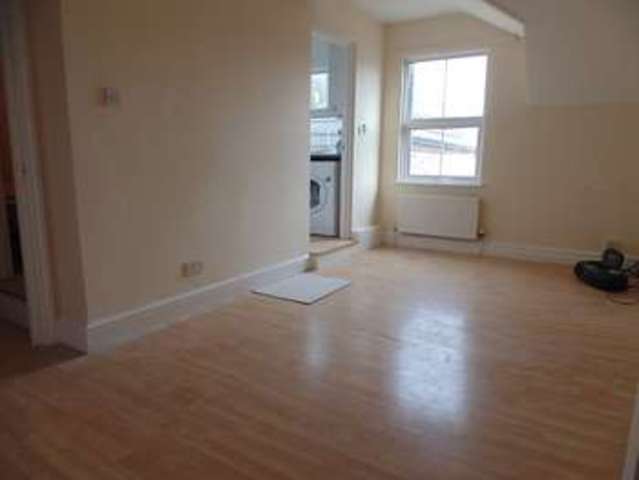  Image of 2 Bedroom Flat to rent at Rushden Northatns Rushden, NN10 0PQ
